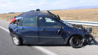 Дрогиран шофьор помете жени на магистрала, една загина