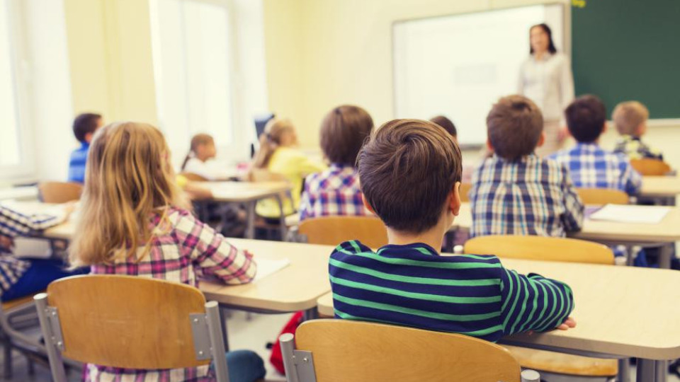 Обрат в училище от понеделник! 10 важни неща, които родителите трябва да знаят | StandartNews.com