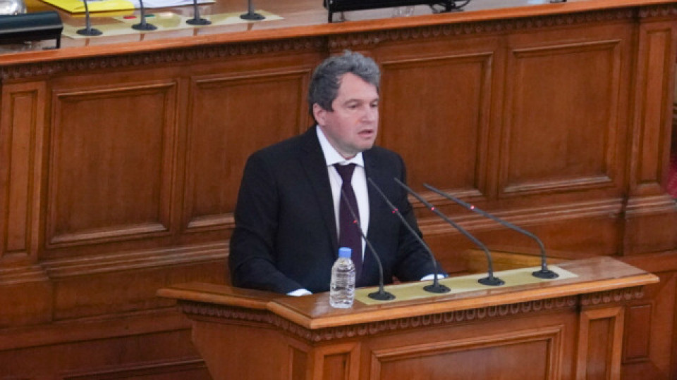 Грандиозен скандал! Тошко Йорданов направи нещо невиждано в парламента | StandartNews.com