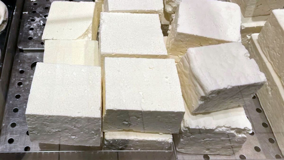 Расте скандалът с фалшивото сирене, държавата защити производителите | StandartNews.com