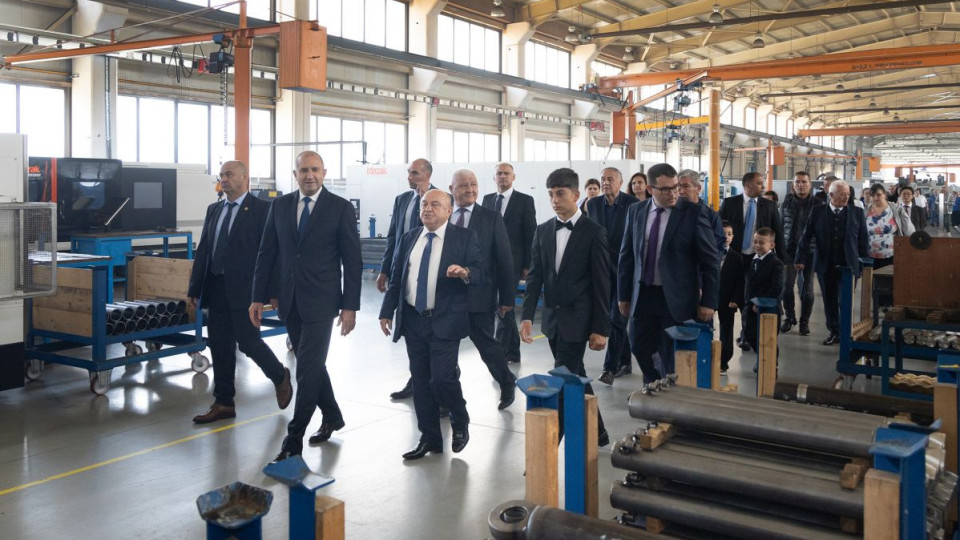 Радев откри ултрамодерен завод в Джебел | StandartNews.com