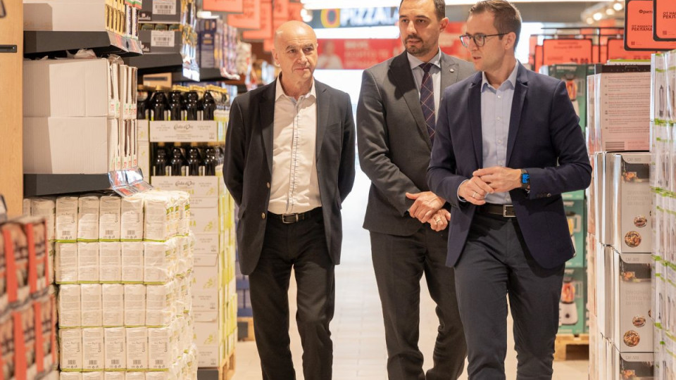 Министърът на икономиката посети най-новия хипермаркет на Kaufland в Люлин 3 | StandartNews.com