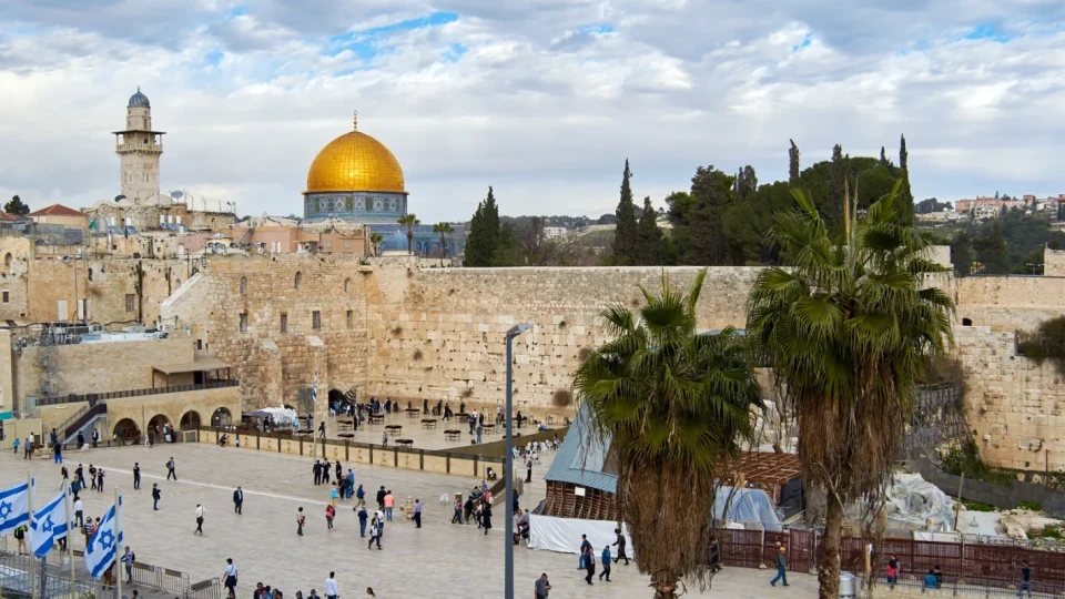 Туроператори режат екскурзии до Израел, какви са компенсациите | StandartNews.com