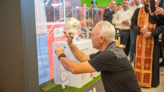 Kaufland откри нов обект с изложба на знакови предмети на Христо Стоичков