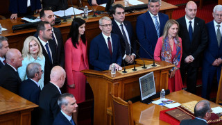 Високо напрежение в парламента. Вот на недоверие на кабинета