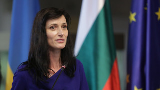 Мария Габриел посрещна френски дипломат, осъди атаката на Хамас