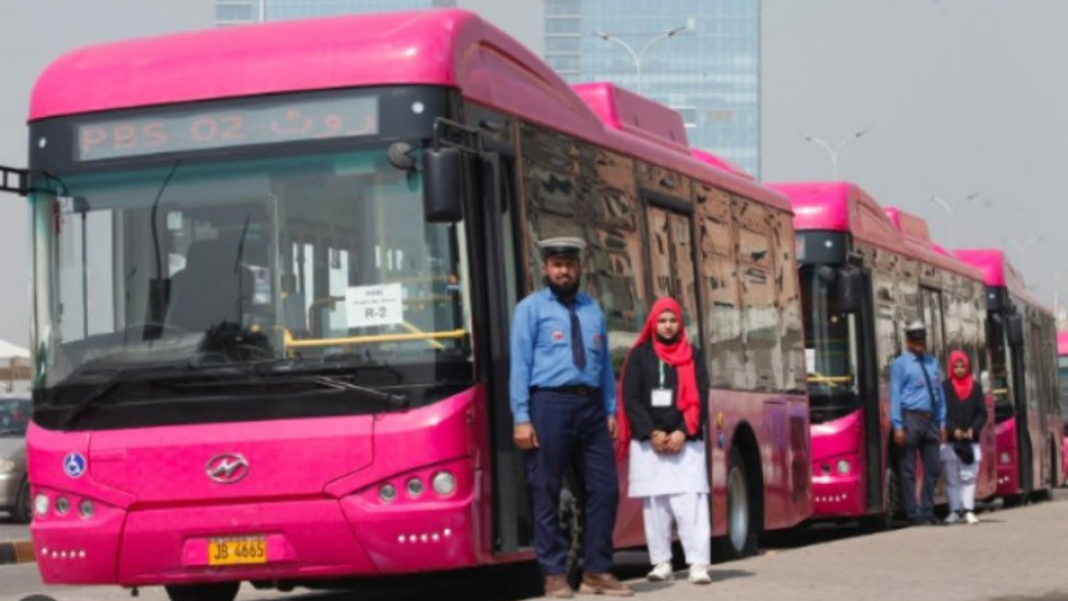 Розови автобуси само за жени, къде | StandartNews.com