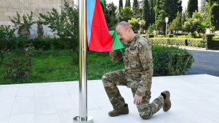 Знамето на Азербайджан се развя над Нагорни Карабах