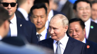 Путин пристигна в Китай, следят всяка негова стъпка