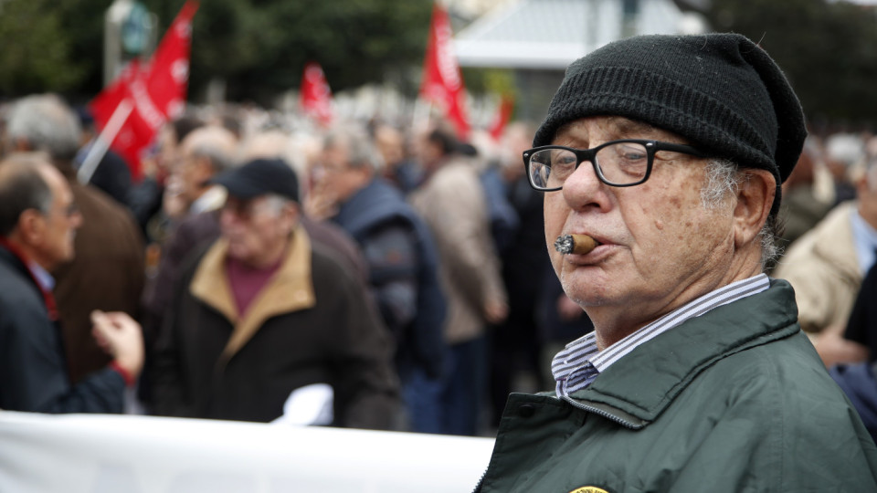 750 хил. пенсионери ще намажат от законови промени в Гърция | StandartNews.com