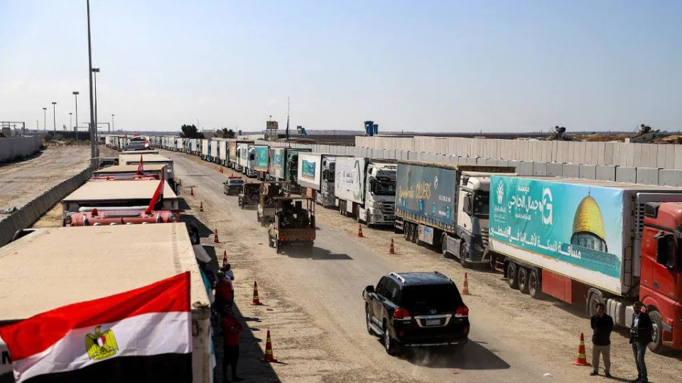 Извънредно! Камиони с хуманитарна помощ навлизат в Газа | StandartNews.com