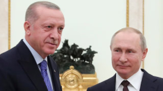 Спешен разговор между Ердоган и Путин! Какво става с мира