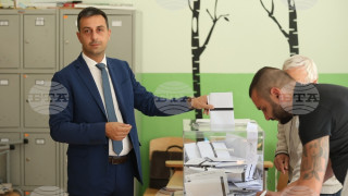Деян Николов гласува за по-справедлива София