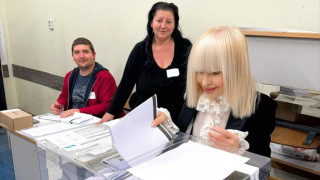 Лили Иванова си тръгна с изненада от изборната секция