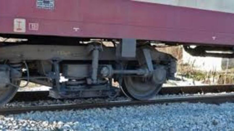 Ужас! Кой се е хвърлил под влака в Пловдив | StandartNews.com