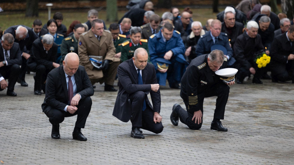На Задушница почетоха паметта на загинали военнослужещи | StandartNews.com
