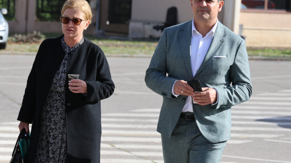 Бивша депутатка на Слави се изповяда в съда за Радостин Василев | StandartNews.com
