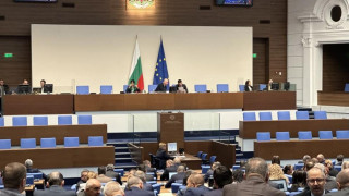 Екшън в парламента. Скандал за карантината