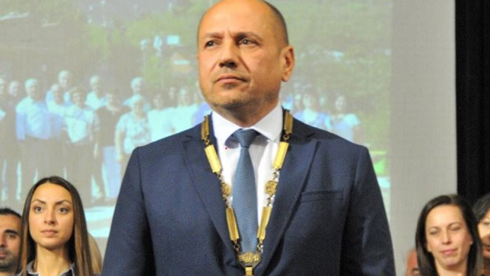Новият кмет на Ловеч обеща ново и различно управление | StandartNews.com
