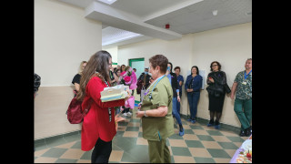 Неонатологията на „Пълмед“ отбеляза Световния ден на недоносените деца с водосвет за здраве