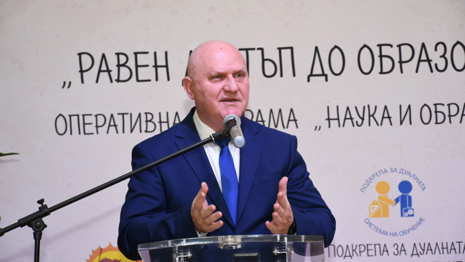 Хакнаха матурите! Теч на отговори, ДАНС в атака | StandartNews.com
