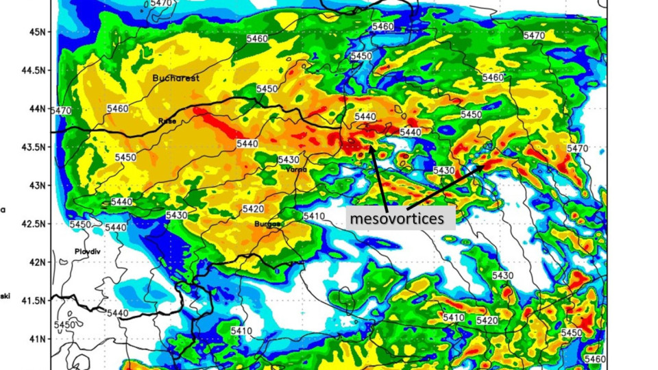 Злокобно от Meteo Balkans! Тази нощ идват мезовихрите | StandartNews.com