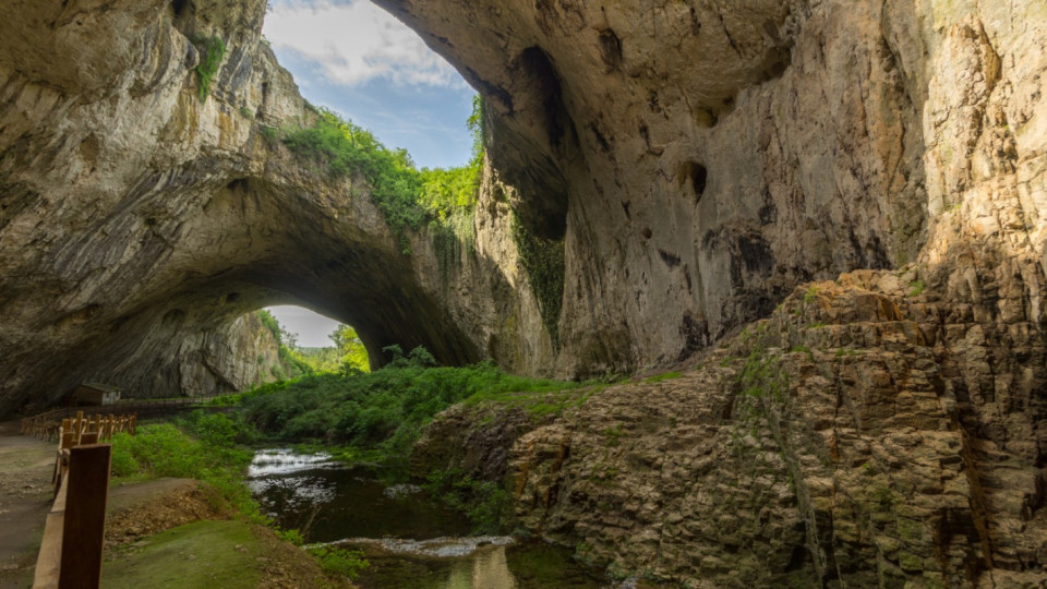 Пещерата, която е била засекретен военен обект | StandartNews.com