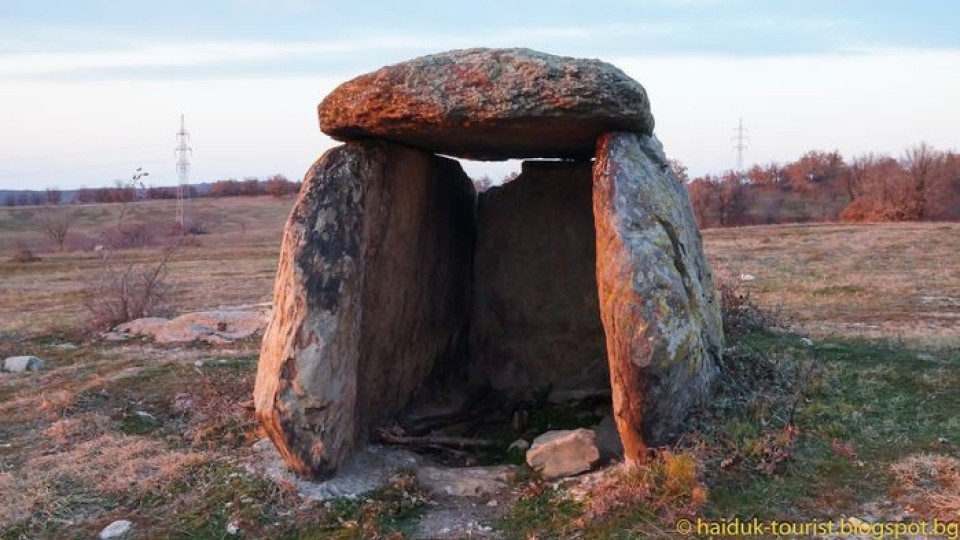 Долменът "Каменната къща"- паментик на тракийската култура | StandartNews.com