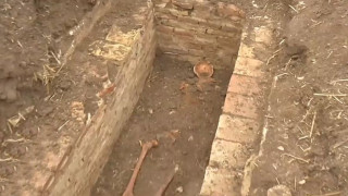 Фермер откри уникална гробница, археолозите потриват ръце