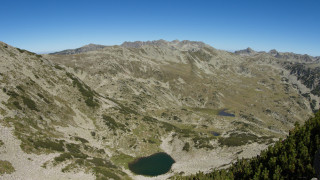 Езера образувани между върховете на Пирин