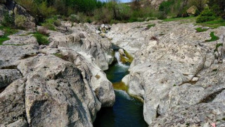 Река оформя 2 уникални каньона