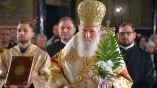 България се моли за здравето на патриарх Неофит
