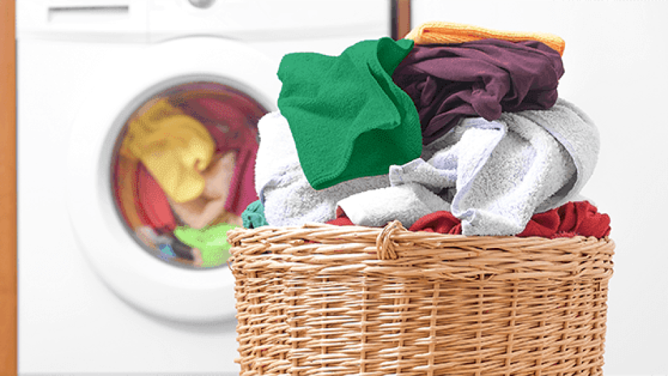 Уникален трик! Една подправка маха петната от прането и връща цветовете | StandartNews.com