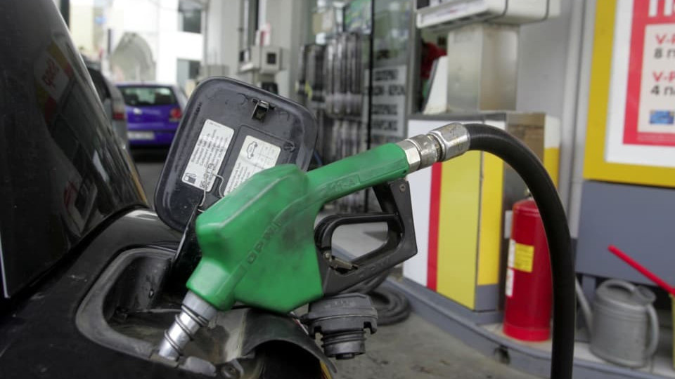 Изненада! Експерт посочи колко ще падне цената на бензина | StandartNews.com