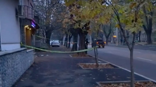 Румънецът, прострелял маникюристката, се задушил от газове