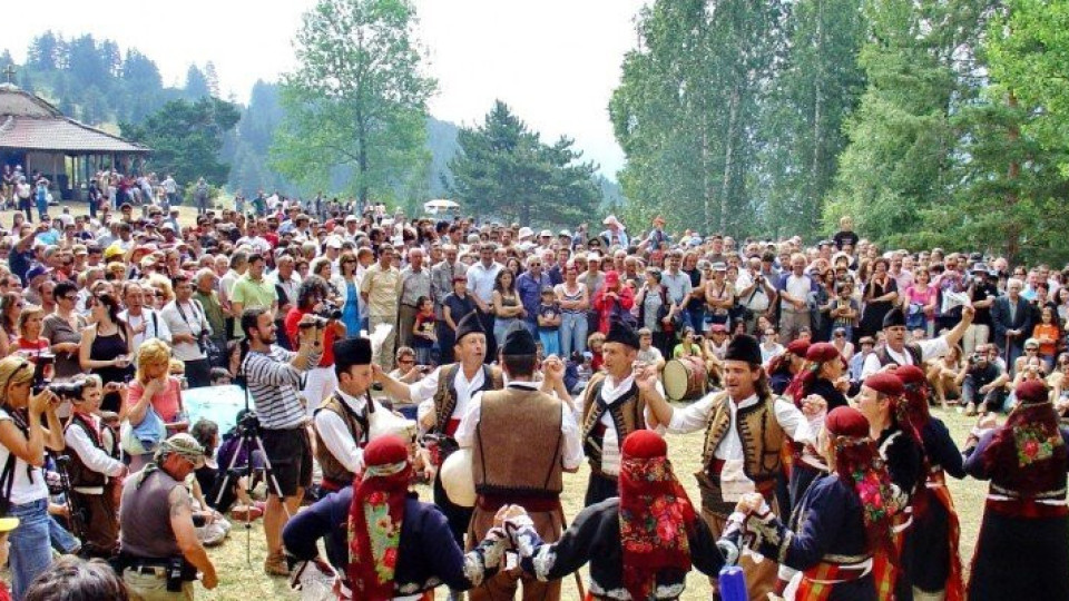 Село у нас съхранява традицията за най-голямото гайдарско надсвирване в Европа | StandartNews.com