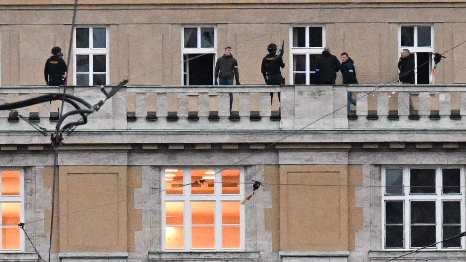 Поне 15 жертви в Прага! Стрелецът е убит (ОБНОВЕНА) | StandartNews.com