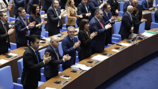 Българският парламент изпраща трудна и скандална 2023 г. (ОБЗОР)