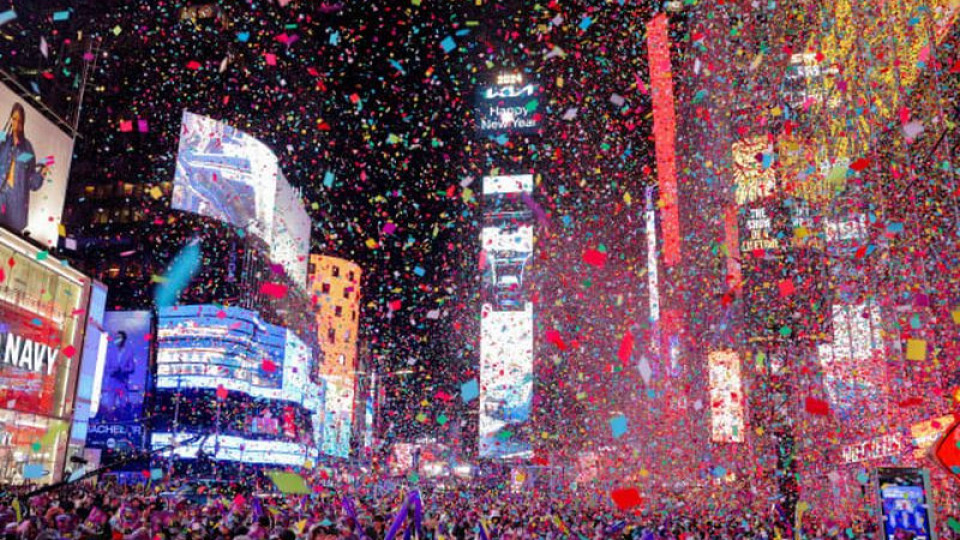 Ню Йорк посрещна 2024 с легендарен хит на Франк Синатра | StandartNews.com