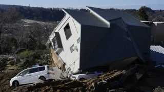 Ужасът в Япония. 155 труса, заплаха от цунами (СНИМКИ)