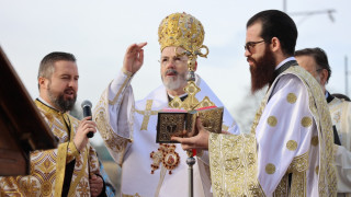 Митрополит Антоний освети бойните знамена в София