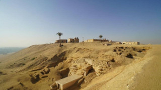 Голям ден за археолозите! Откриха мистериозна гробница край Кайро (снимки)