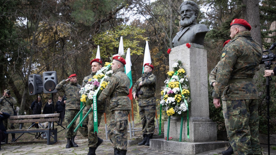 176 години от рождението на революционера Христо Ботев отбелязаха в Стара Загора | StandartNews.com