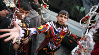 Ромите празнуват Банго Васил, вижте уникалните им обичаи