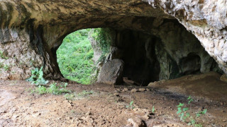 Загадъчнен скален лабиринт изуми с формите си