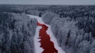Къде се намира "кърваво червената" река