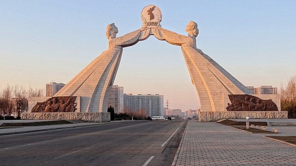 Северна Корея заличи "Арката на съединението" | StandartNews.com