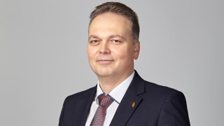 Новият ректор на УХТ проф. Галин Иванов ще управлява със солиден екип