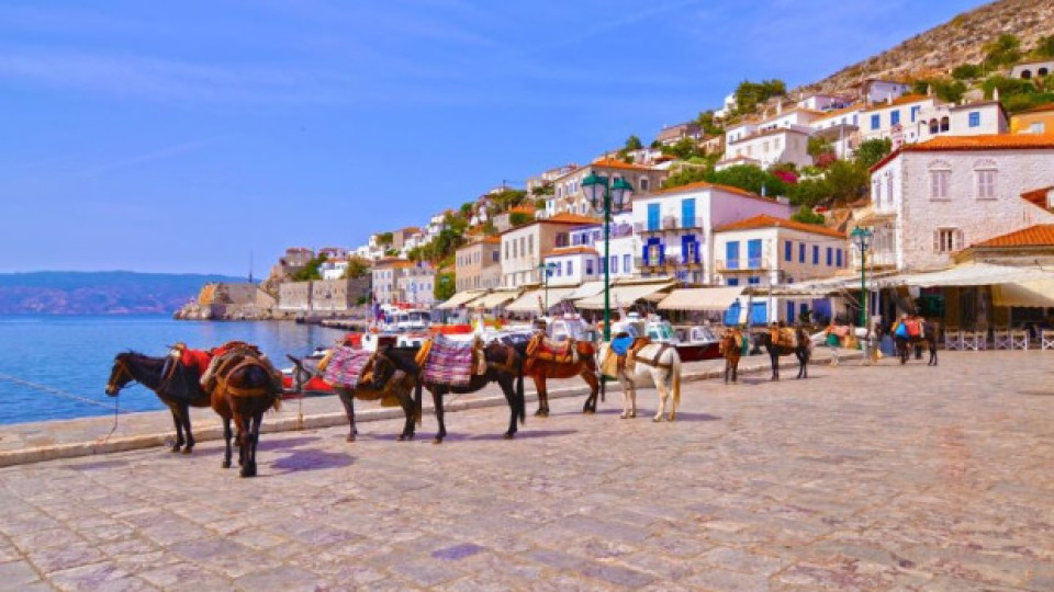 На този остров в Гърция няма коли. Посещават го суперзвезди | StandartNews.com