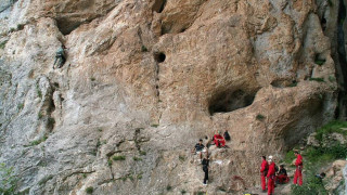 Тайните на Харамийската пещера